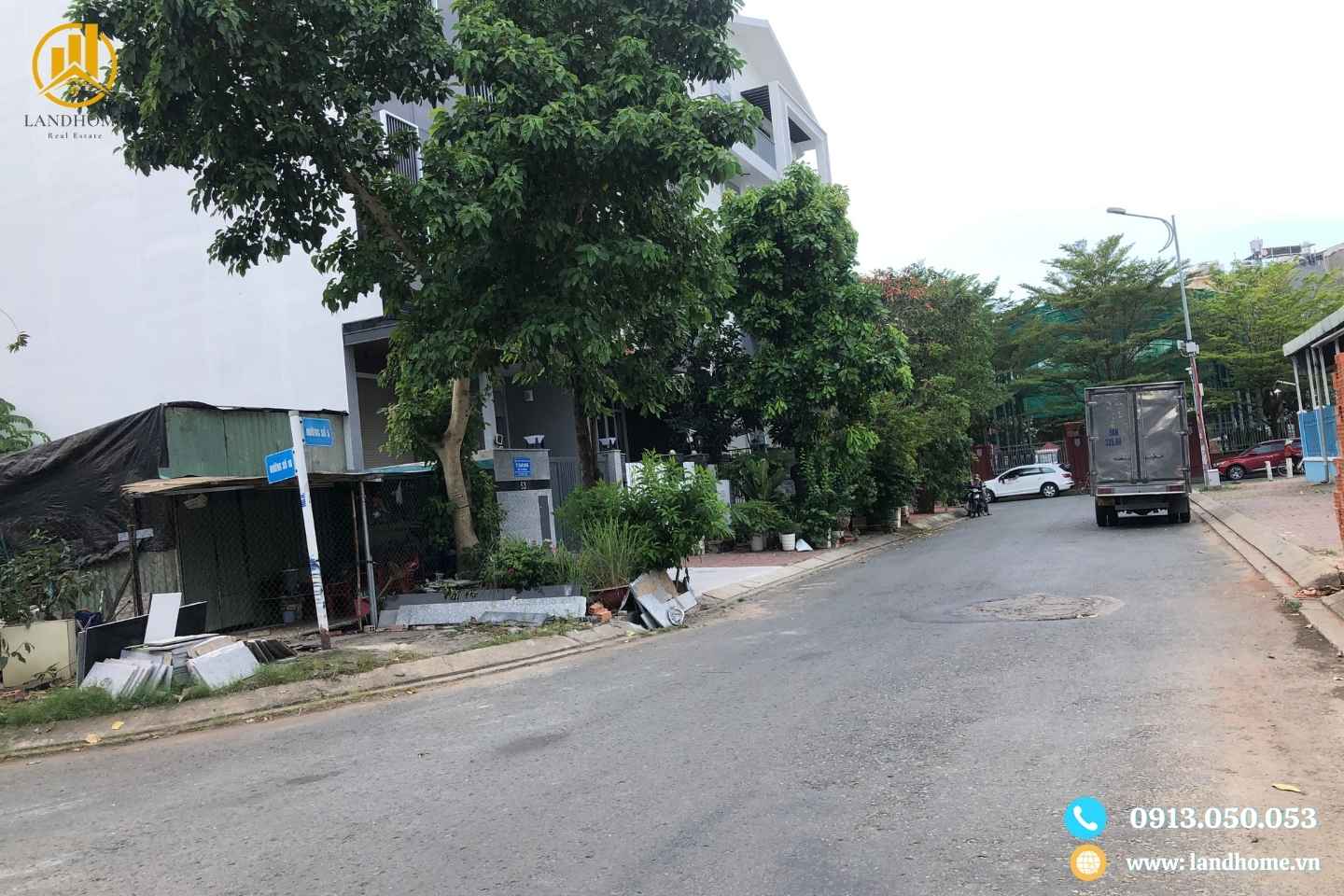 Bán nhà phố khu đô thị Him Lam Kênh Tẻ Phường Tân Hưng Quận 7 đường số 5 vị trí đẹp