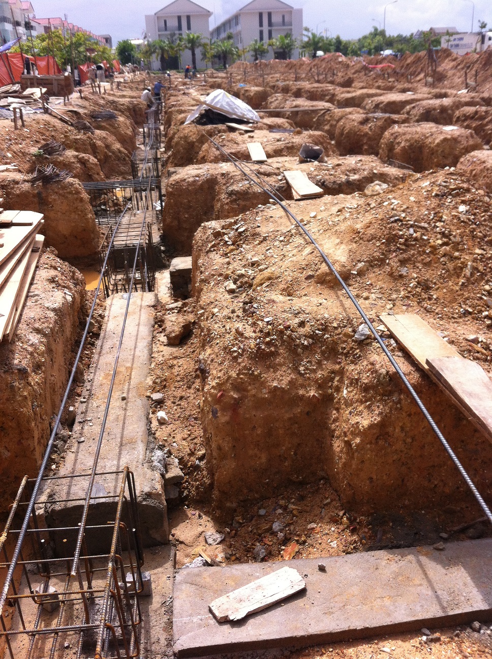 Hình ảnh tiến độ nhà Lô B - Xây móng