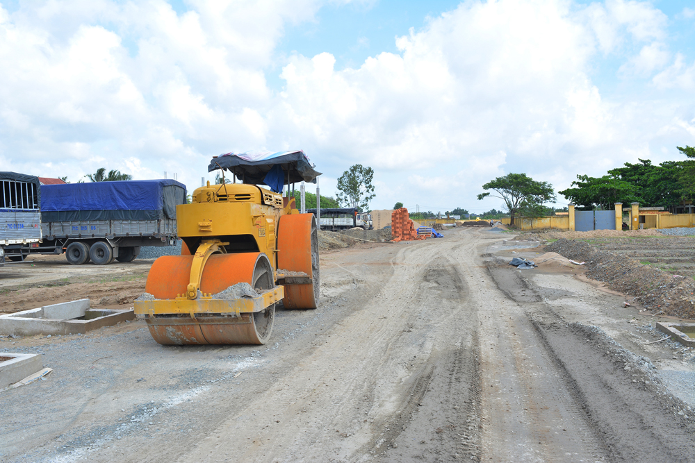 Thi công trục đường chính của Khu đô thị