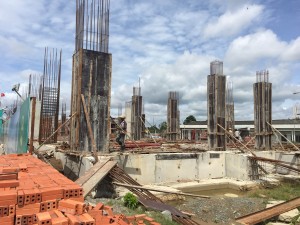 Thi công phần cột Trung Tâm Thương Mại – Dịch Vụ Hưng Phú