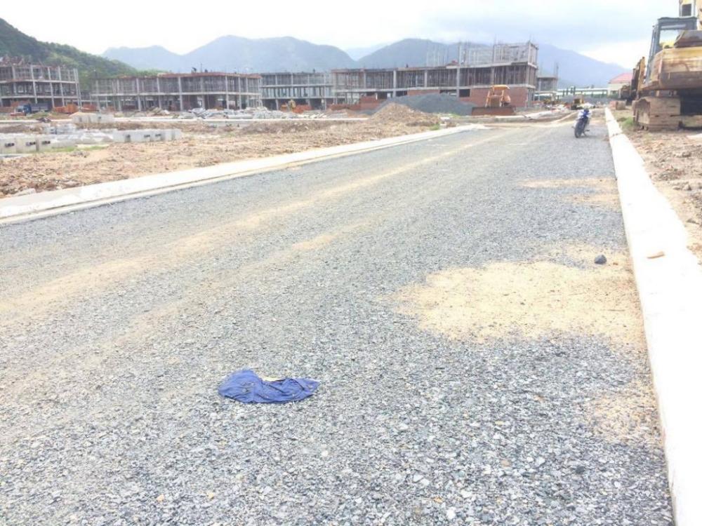 Dự án chuẩn bị rãi nhựa cho những con đường nội khu