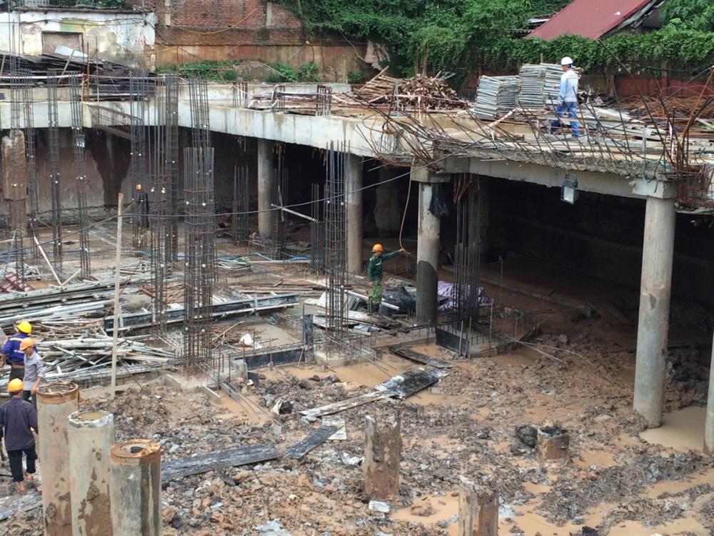 Dự án đang triển khai thi công sàn Cos 0.0 và cột phần thân