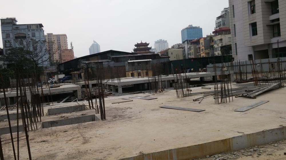 Khối thấp tầng đang thi công tới mặt sàn tầng 2, khối cao tầng đến sàn tầng 1