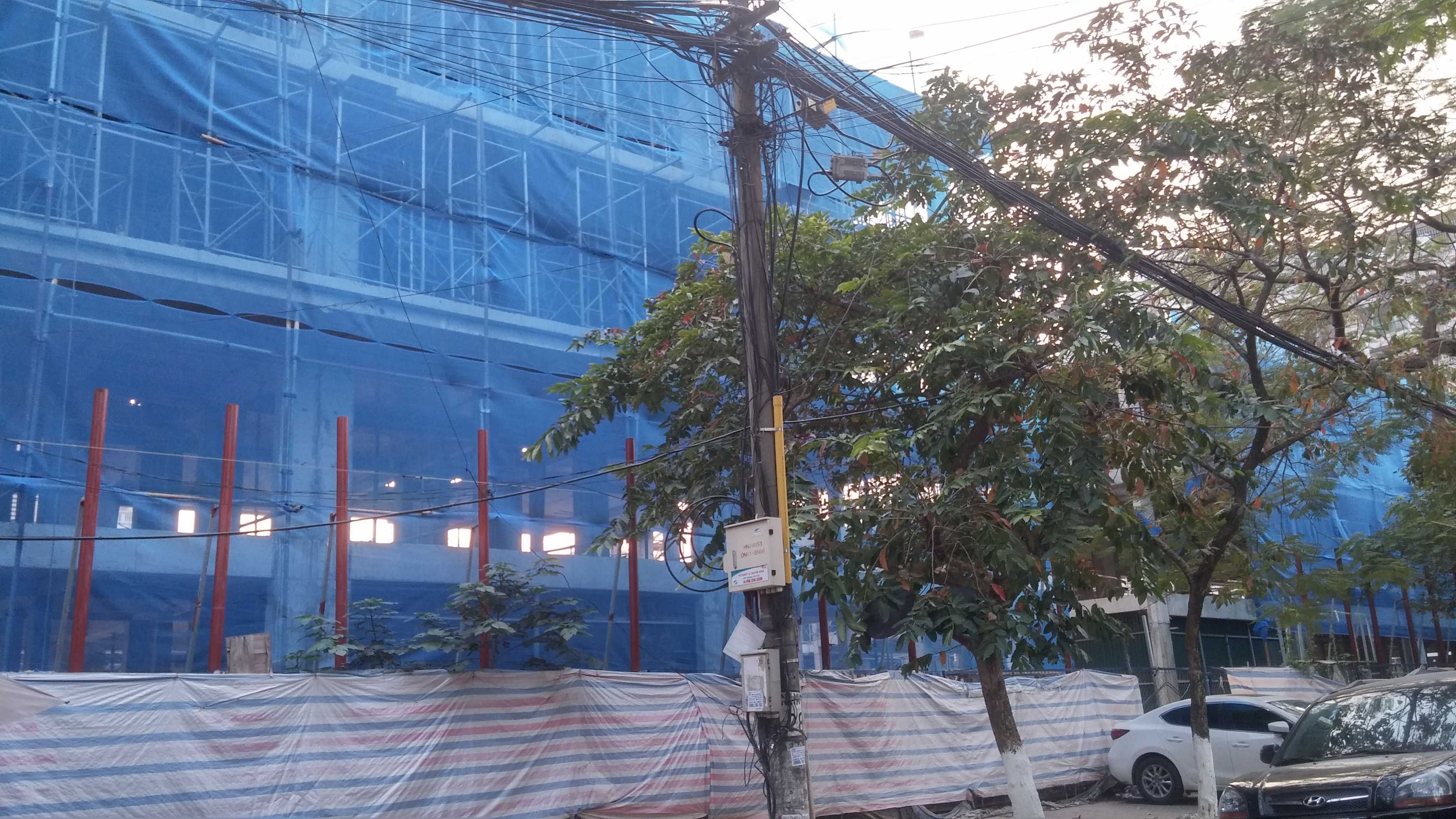 Khối thấp tầng đang thi công tới mặt sàn tầng 5, khối cao tầng đang thi công tới tầng 3