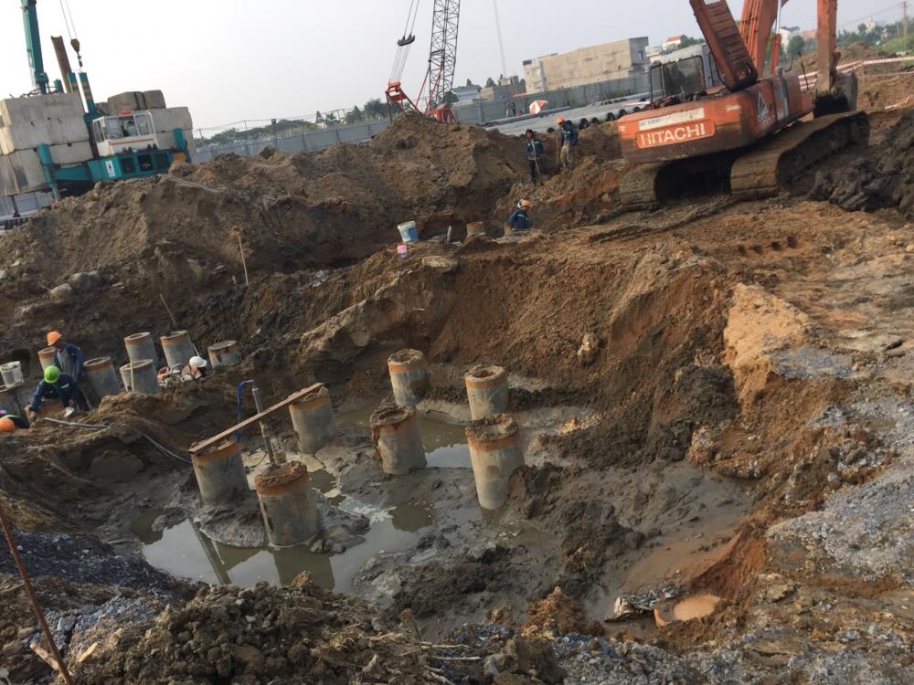 Dự án đang thi công khoan phần móng của các tòa nhà