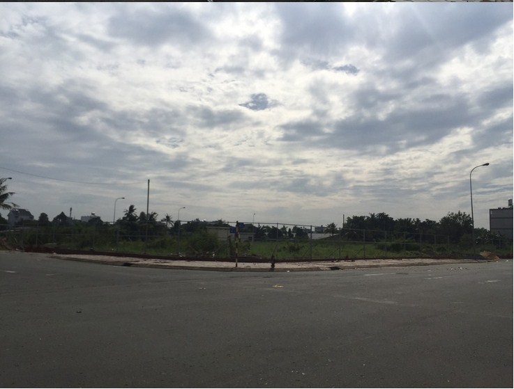 Dự án đang xây tường bao bên ngoài