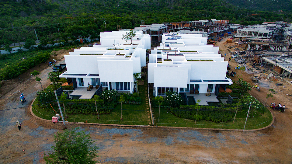 Thi công đồng loạt 350 căn biệt thự, dự kiến sẽ được bàn giao vào tháng 10/2016