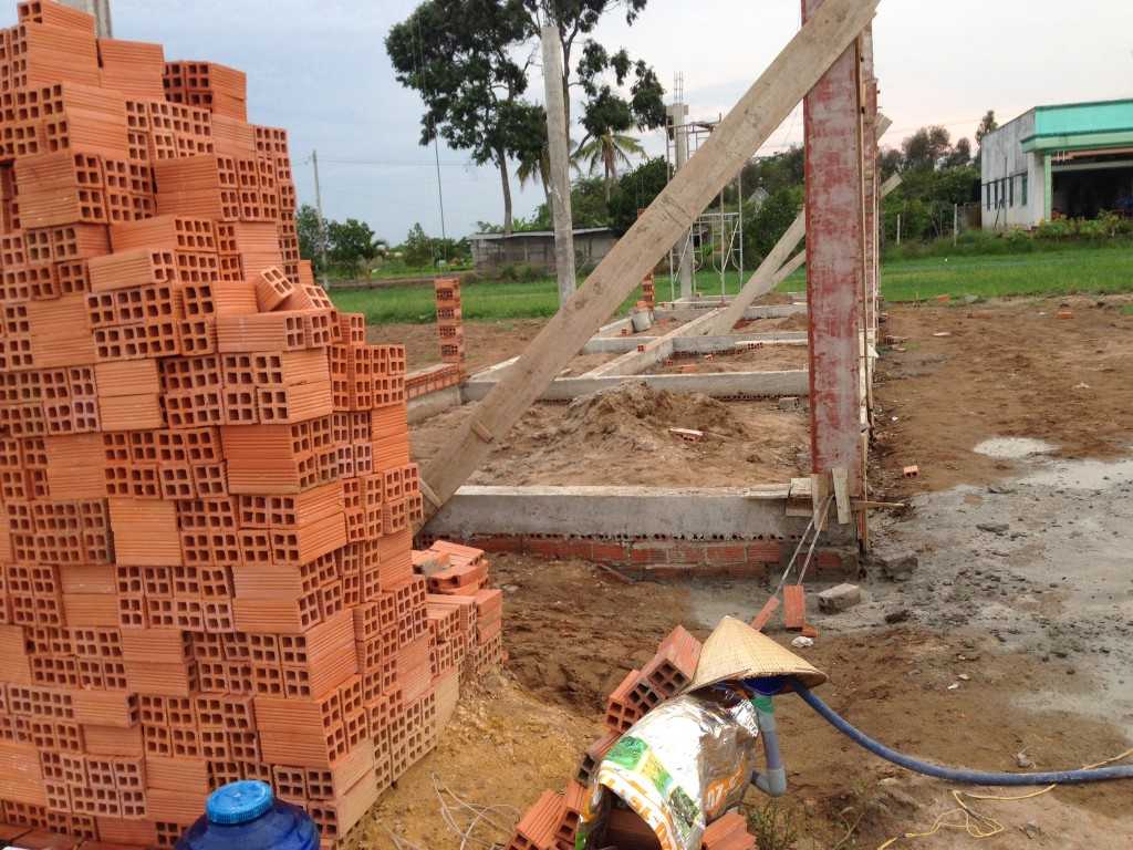 Cư dân bắt đầu xây dựng tại dự án