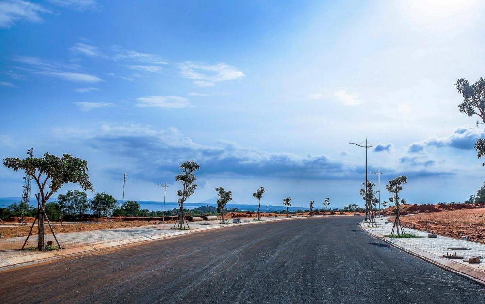 Hệ thống đườngng đã trải nhựa, vỉa hè được hoàn thiện