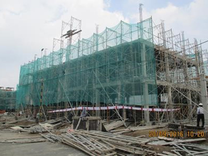 Thi công sàn tầng mái lô C