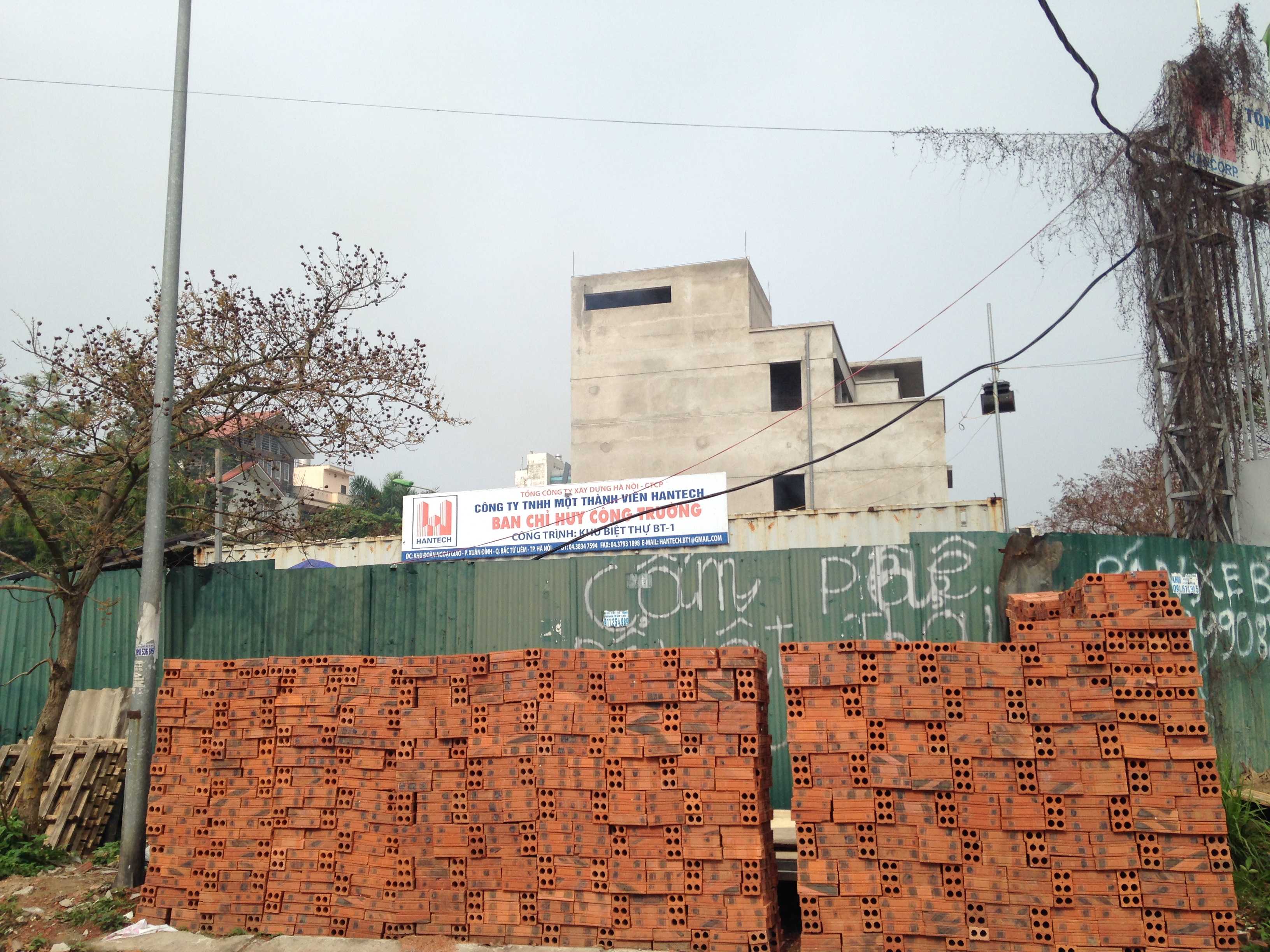 Khu BT1, BT2 có căn xong thô, có căn đang xây dựng