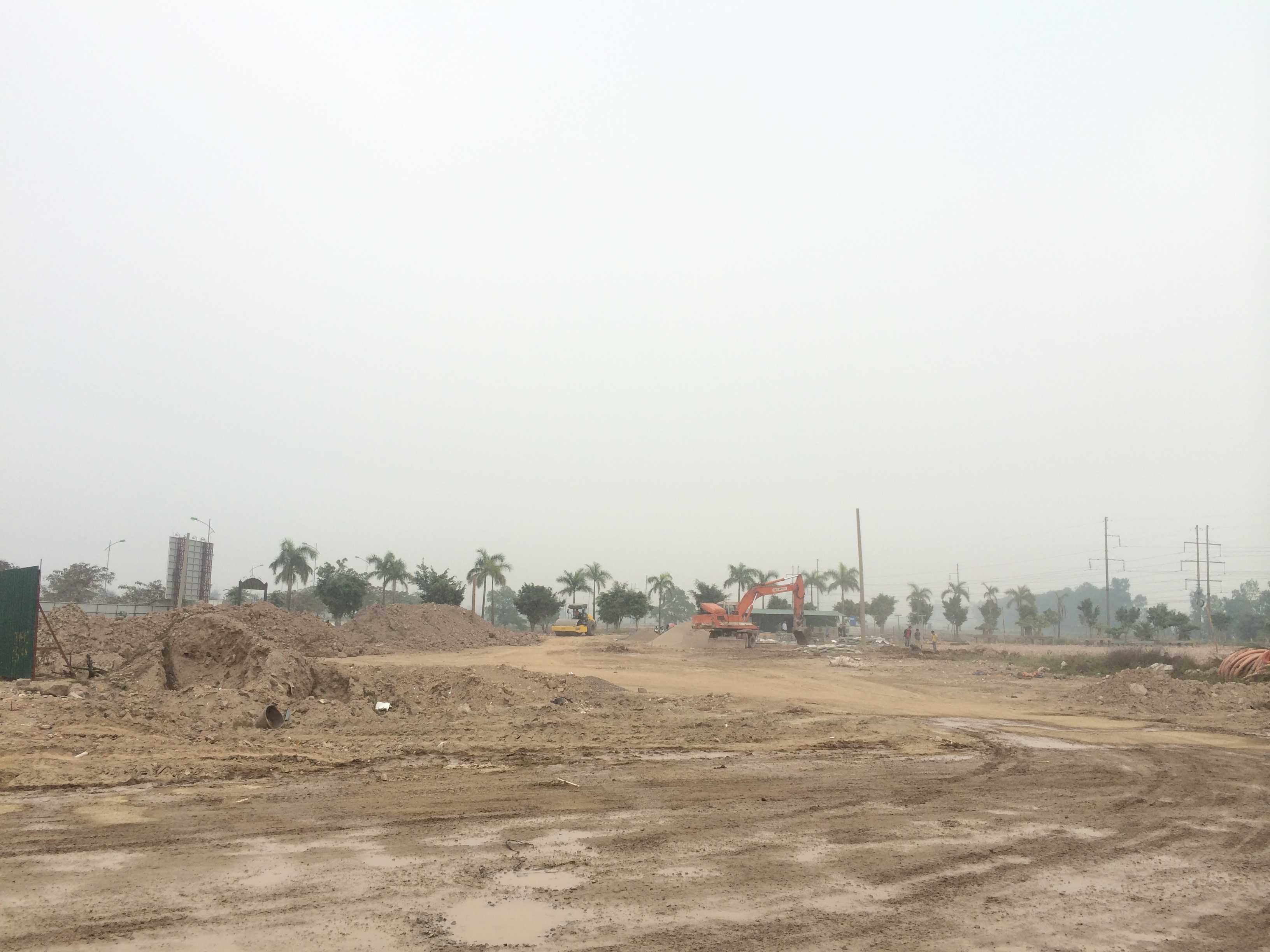 Dự án đang san lấp mặt bằng, chuẩn bị bàn giao diện tích xây dựng