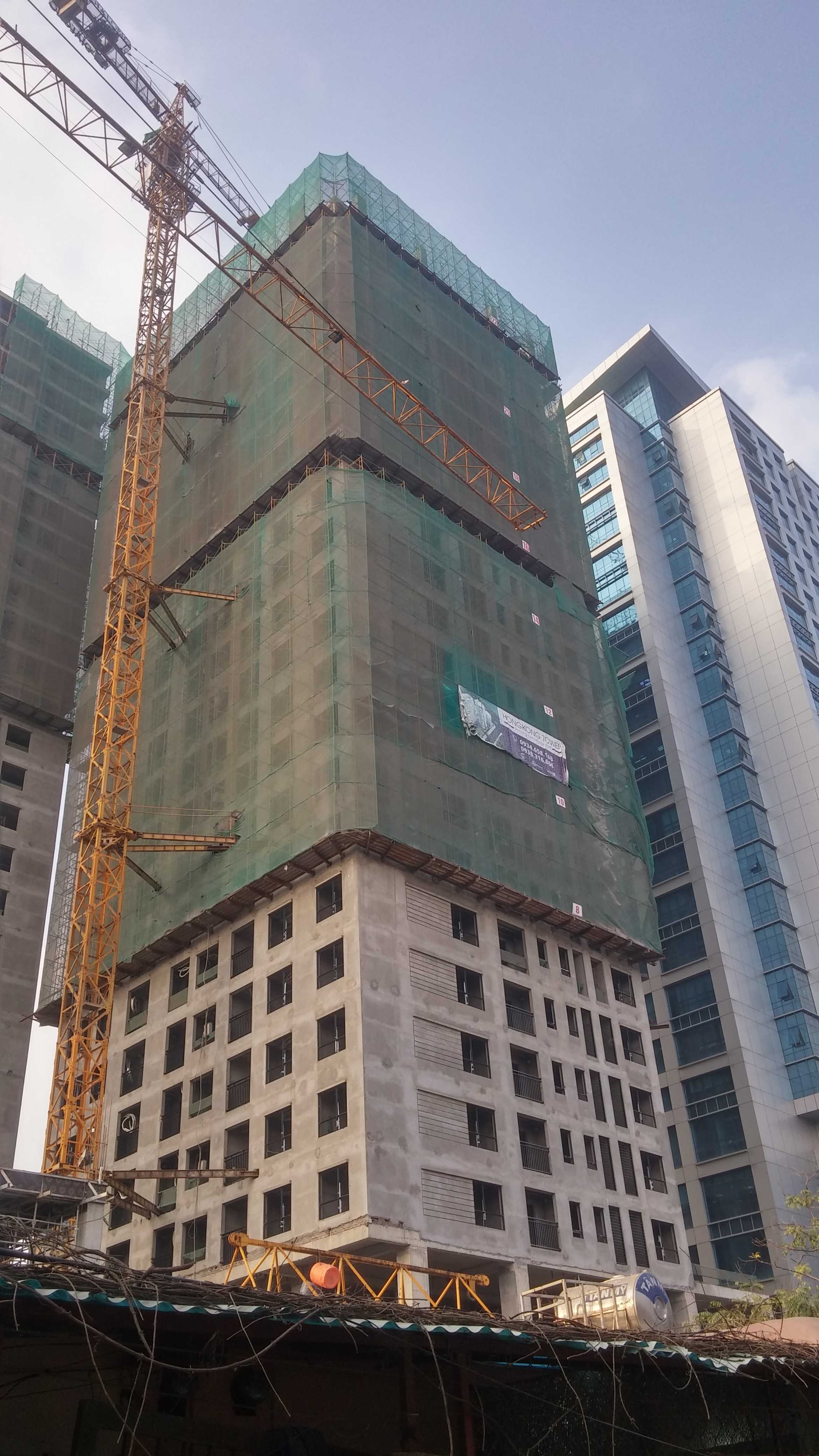 Tháp A đã hoàn thiện và chuẩn bị cất nóc, tháp B đang thi công tới mặt sàn tầng 23