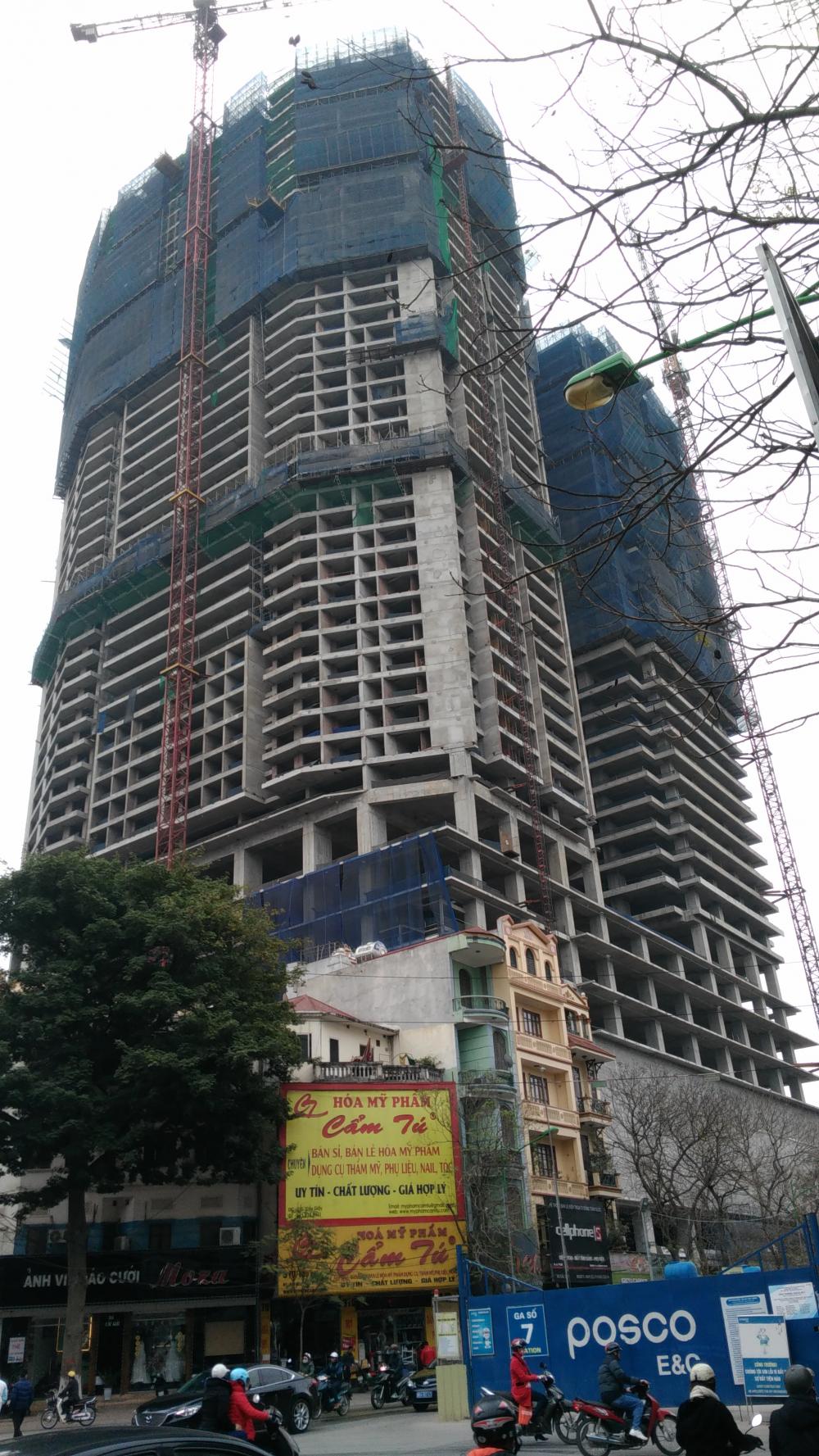 Dự án đang hoàn thiện thô những sàn cuối cùng, kết hợp triển khai thi công điện nước