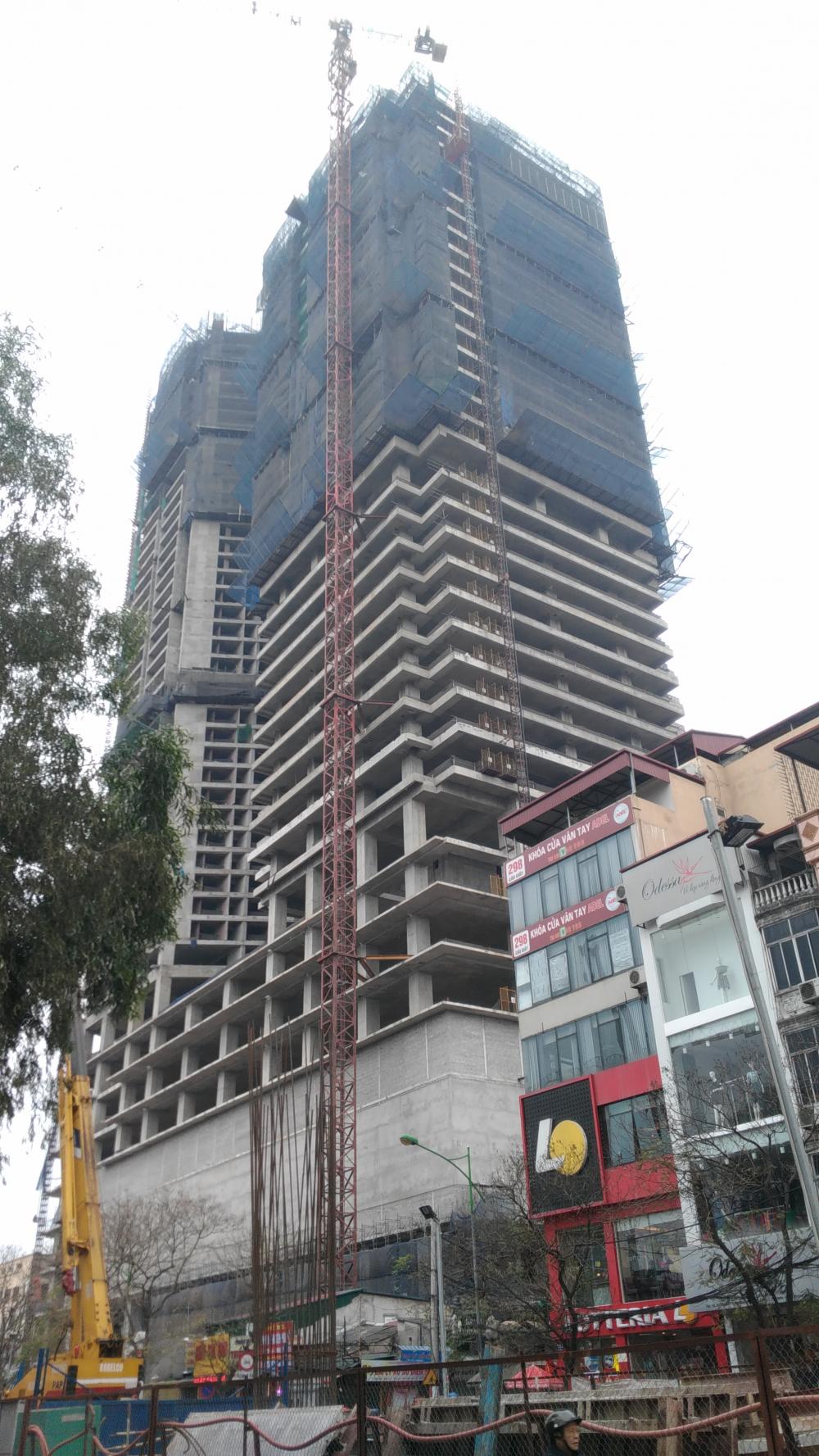 Dự án đang hoàn thiện thô những sàn cuối cùng, kết hợp triển khai thi công điện nước