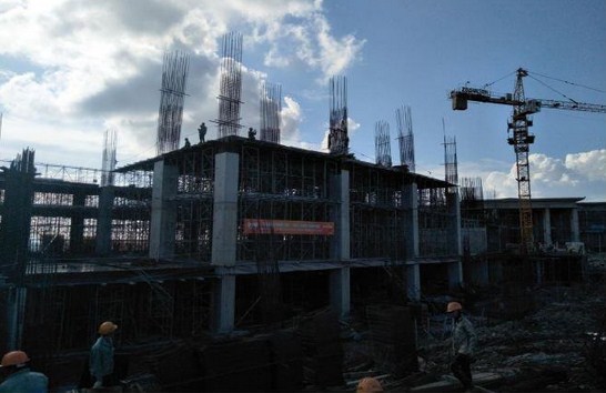 Khách sạn 5* Grand Hotel Hạ Long đang thi công mặt sàn tầng 3