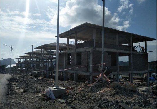 Khu Villas BT9 đang xây tường nhà căn 1-:-5 và kết cấu móng căn 14, 15