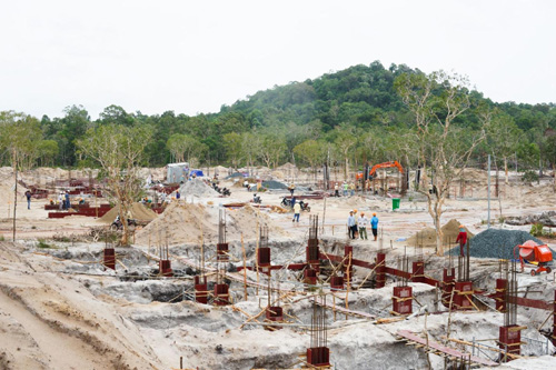 Các khu biệt thự khác tại dự án cũng đang được thi công đồng loạt