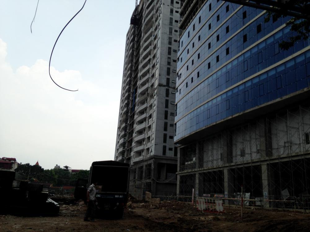 Dự án đang hoàn thiện lắp đặt kính và sơn bên ngoài