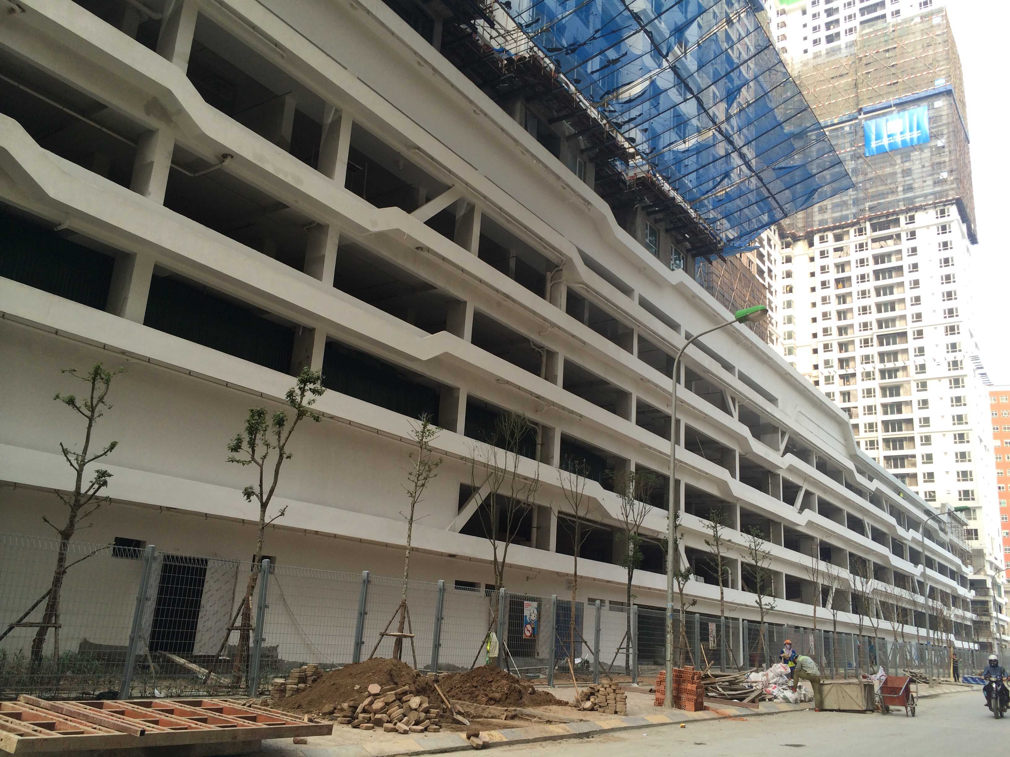 Dự án đã cất nóc, đang sơn và lắp được cửa kính