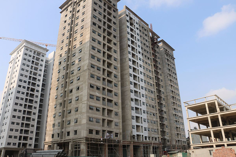 Tòa V6 đã xây, trát, ốp lát xong, sơn ngoài được 10%