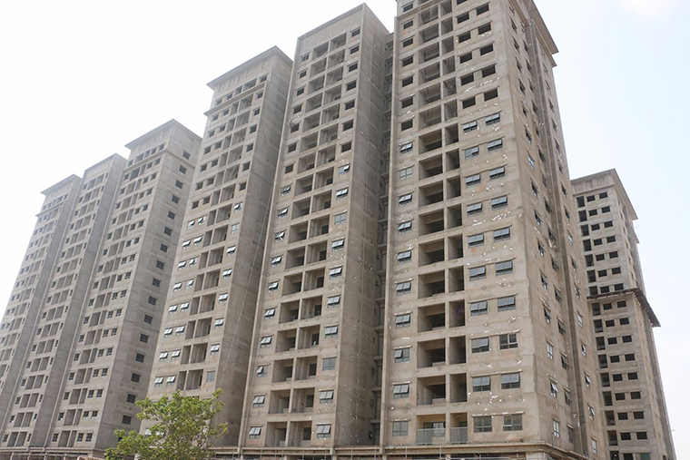 Tòa V4 và V5 đã xây trát xong, ốp lát đạt 12/18 tầng