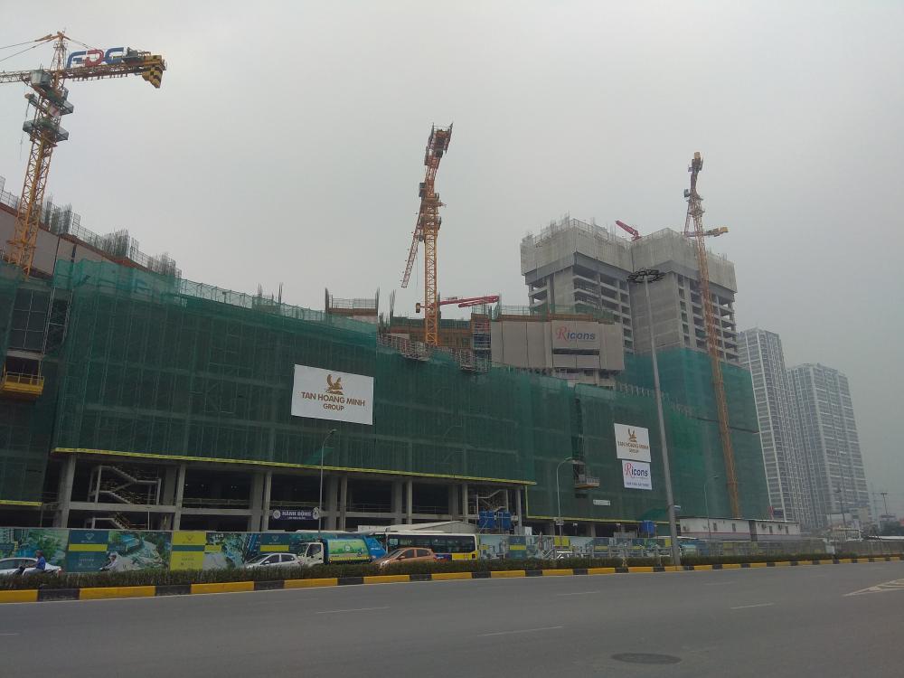 1 tòa đang thi công tới tầng 6, 1 tòa tới tầng 10, 1 tòa tới tầng 25, 1 tòa tới tầng 29, 1 tòa tới tầng 32