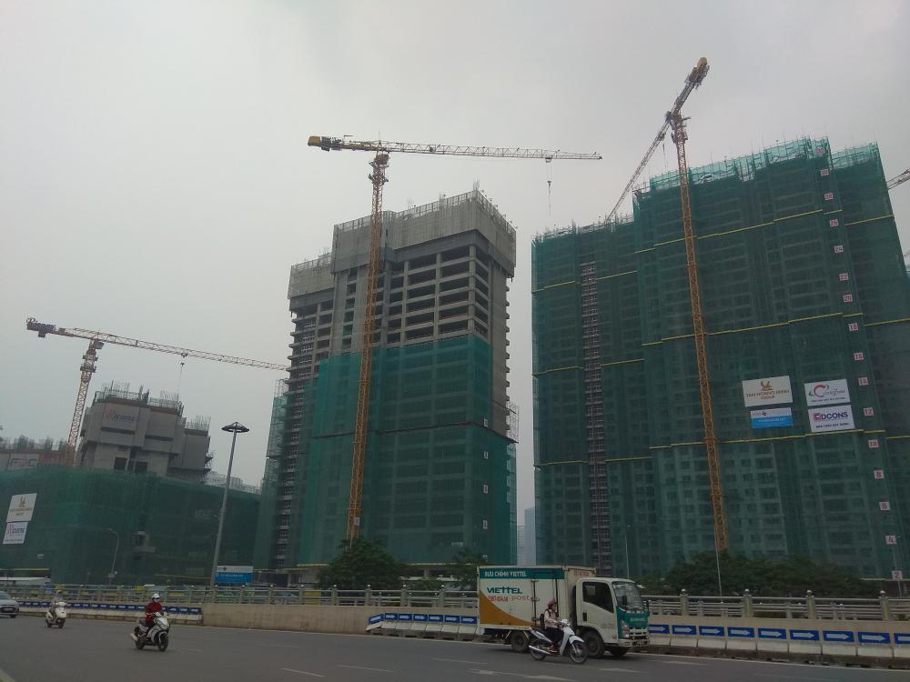 1 tòa đang thi công tới tầng 6, 1 tòa tới tầng 10, 1 tòa tới tầng 25, 1 tòa tới tầng 29, 1 tòa tới tầng 32