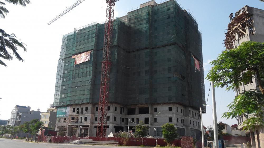 Tòa CT2 đã cất nóc, đang hoàn thiện mặt ngoài