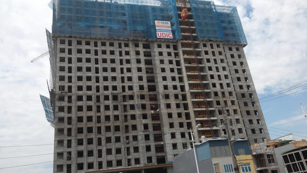 Dự án đang cất nóc