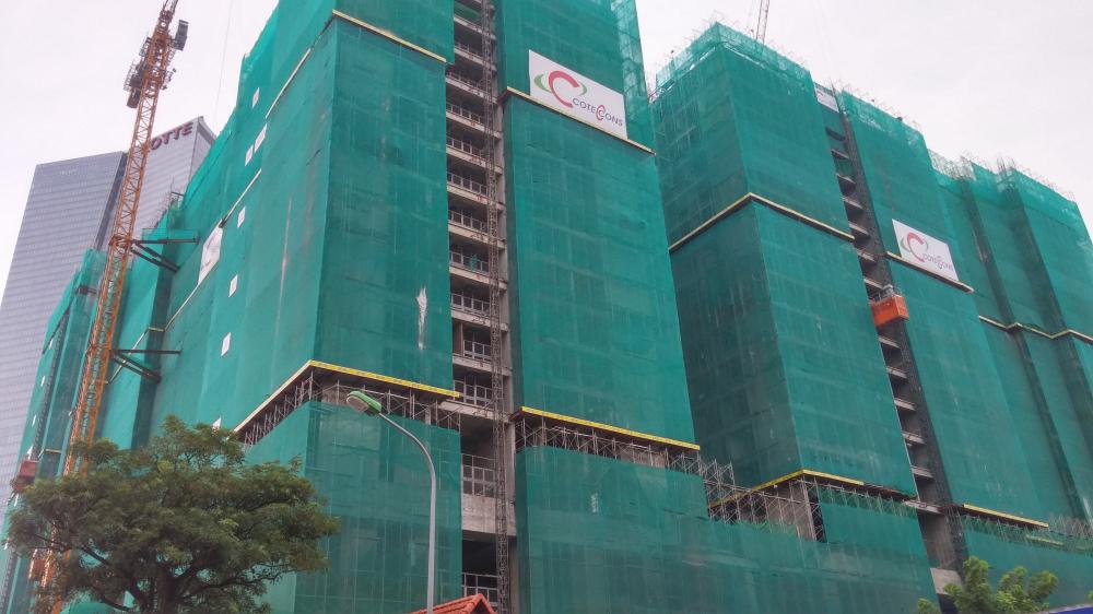 1 khối đang thi công tới mặt sàn tầng 22, 1 khối thi công đến tầng 17