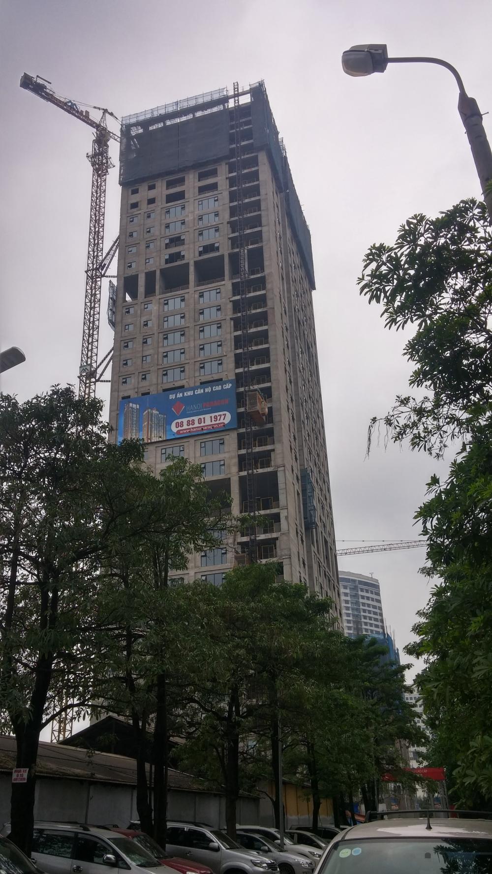 1 tòa đang thi công tới mặt sàn tầng 31, 1 tòa thi công tới tầng 21
