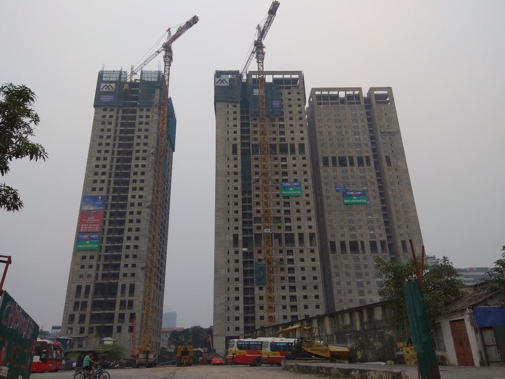 2 tòa đã cất nóc, 1 tòa đang thi công tới mặt sàn tầng 26