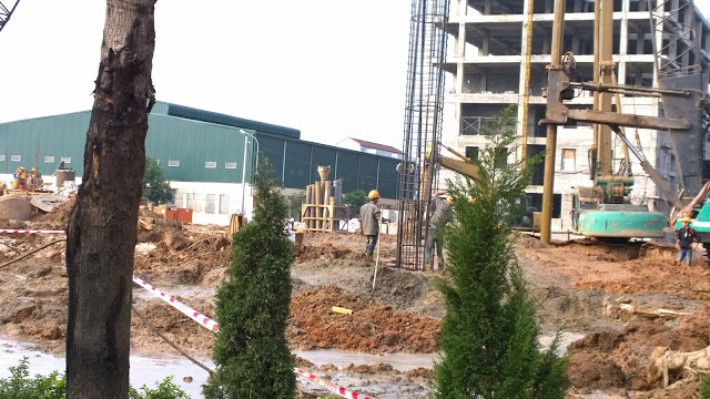 Dự án đang xây dựng phần hầm, móng và tiến hành đổ trụ cột