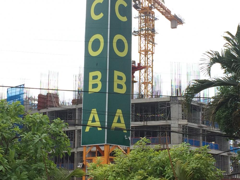 Một tòa đang thi công tới mặt sàn tầng 28, một tòa thi công mặt sàn tầng 5