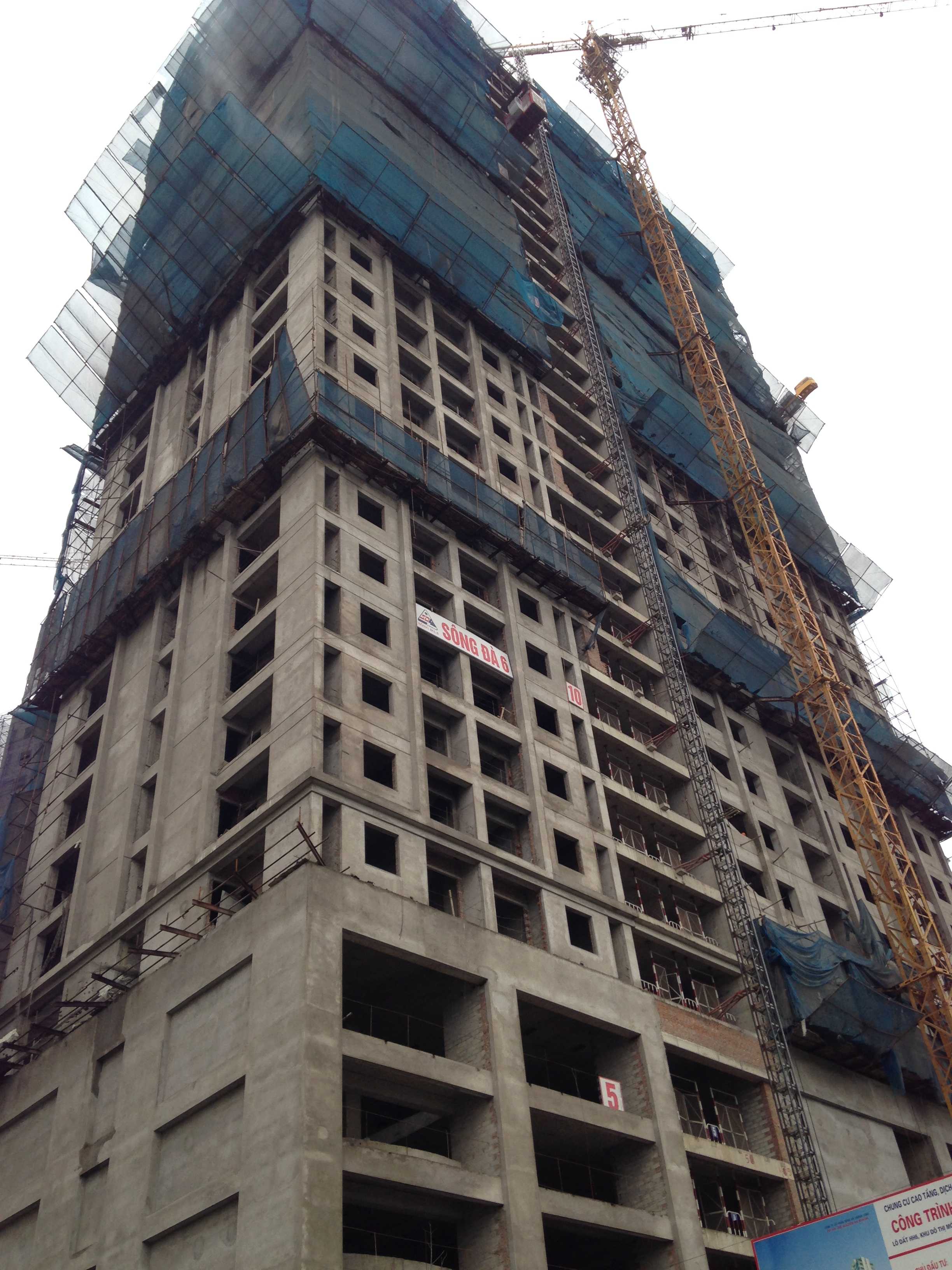 Ba tòa đều xây đến mặt sàn tầng 31