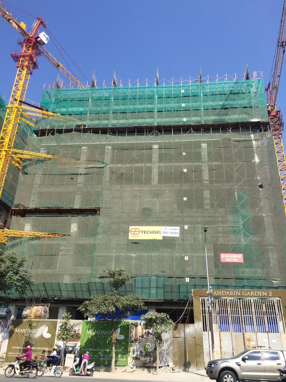 Một tòa thi công đến tầng 9, một tòa thi công đến mặt sàn tầng 16