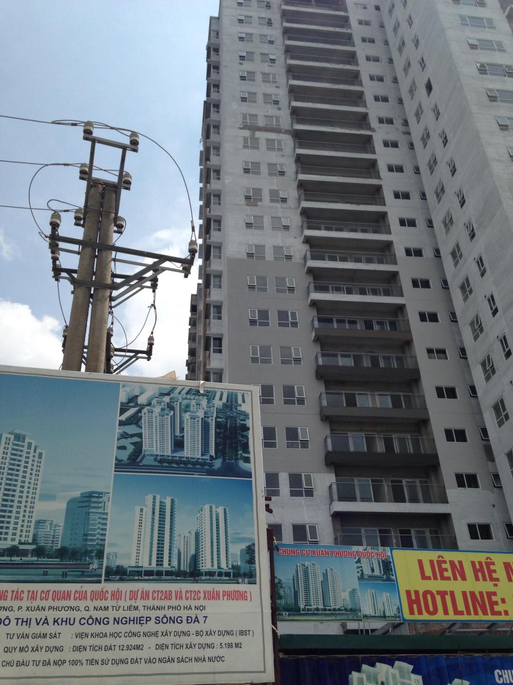 Dự án đã lắp đặt cửa kính và đang sơn bên ngoài