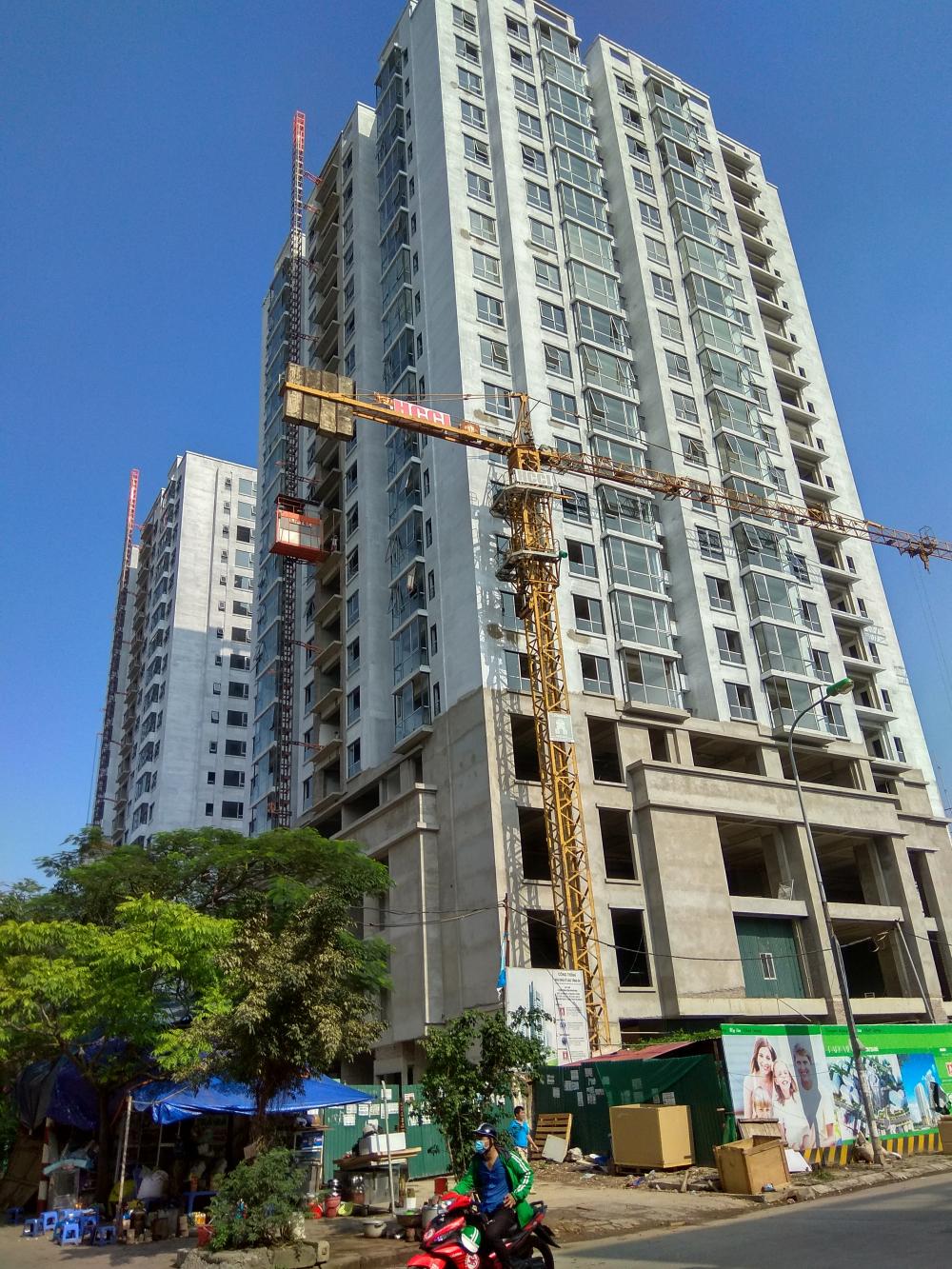 Dự án đang tiếp tục sơn mặt ngoài