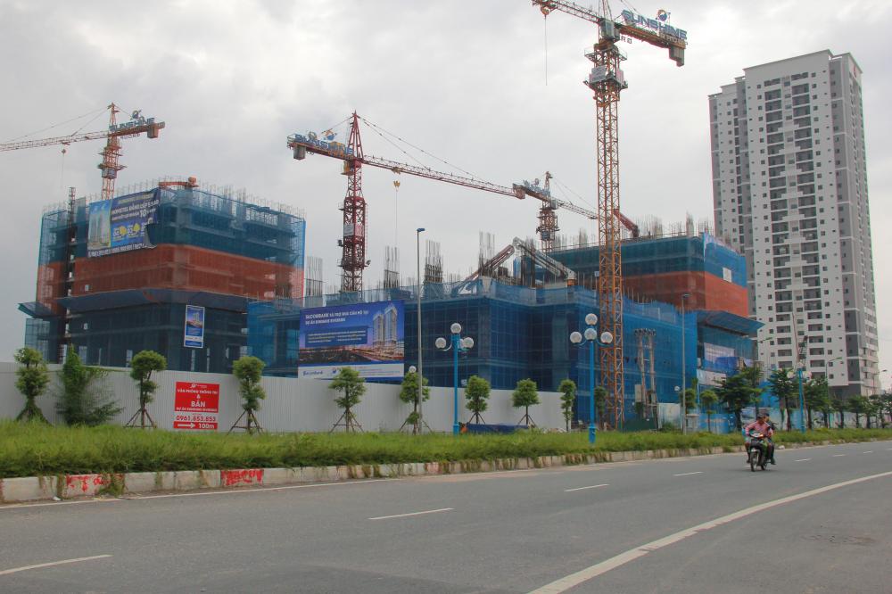 2 tòa xây đến tầng 10, 1 tòa thương mại xây tới tầng 4