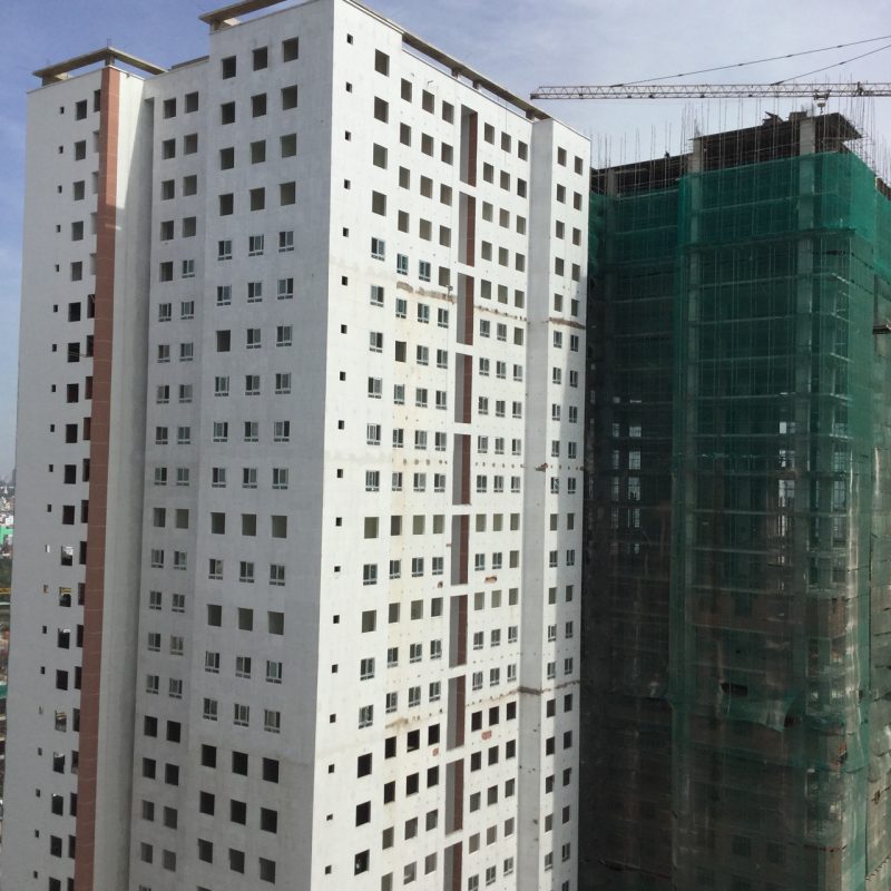 Block A2 đang hoàn thiện, block A1 đã cất nóc trong tháng 12/2107