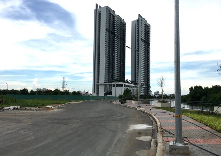 Tuyến đường nội bộ 4km dọc bờ sông Cả Cấm đã được hoàn thành và đi vào sử dụng