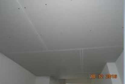 Dự án đang được lắp đặt trần thạch cao căn hộ tầng 13