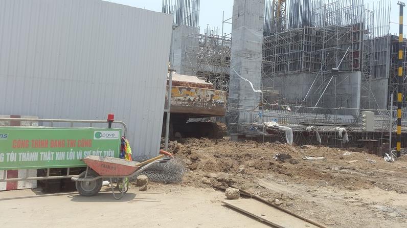 Đang san lấp mặt bằng bên ngoài tầng hầm An Gia Skyline