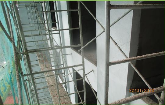 Thi công sơn nước mặt ngoài tầng 12