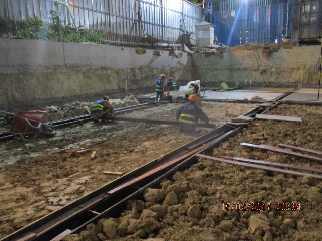 Công tác cốp pha đất hầm B1 zone 8