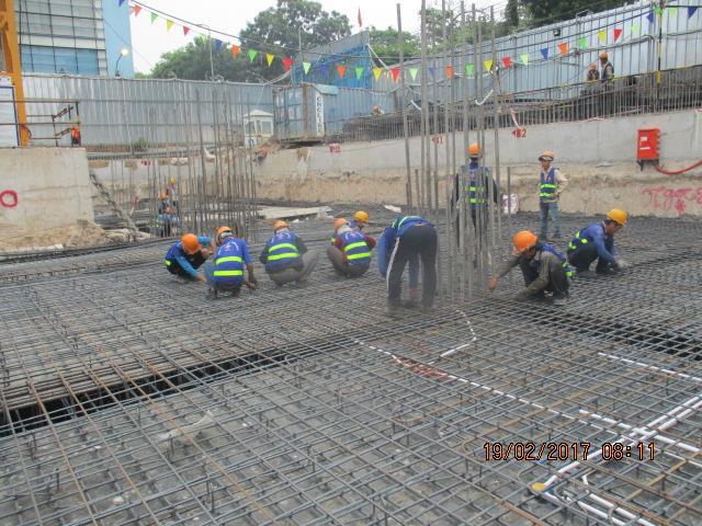 Lắp dựng thép dầm sàn hầm B1