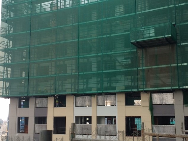 Thi công hoàn thiện mặt ngoài tháp 1