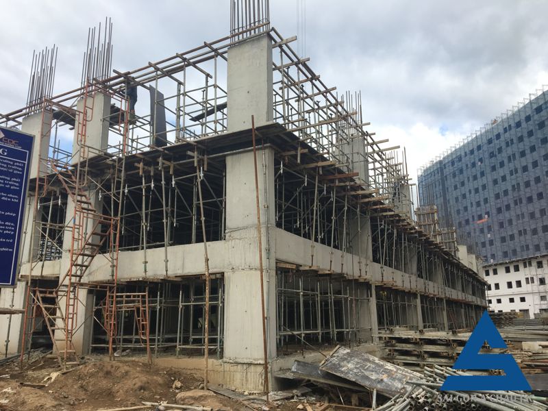 Block A2 đang thi công cột sàn tầng 3, chuẩn bị đổ sàn tầng 3