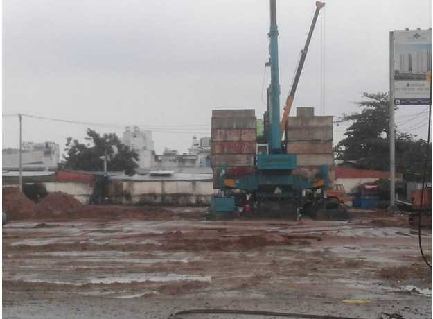 Dự án vẫn đang trong giai đoạn thi công ép cọc và làm móng